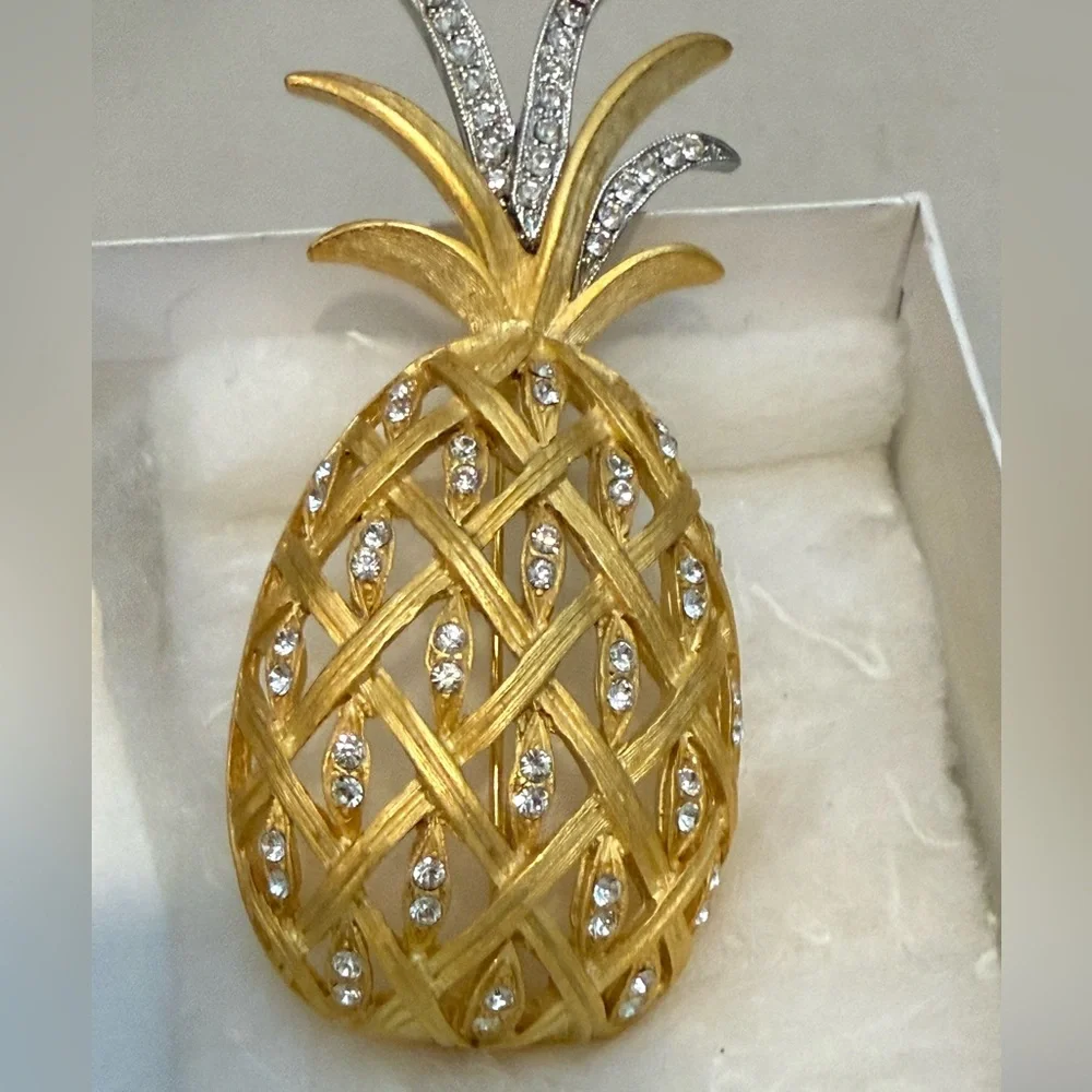 Vintage Gold Rhinestones Large Pineapple‎ Pin ~3” Brooch